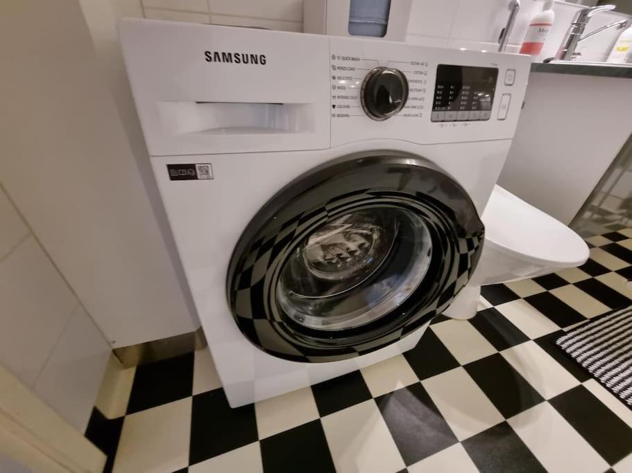 Valoisa Huoneisto Jossa Erinomaiset Vuoteet. Mikkeli Zewnętrze zdjęcie
